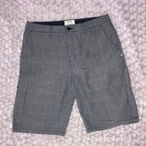 Mens plaid grey Hurley long skater shorts. Sz. 34